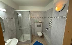 Restaurant & Guest House 